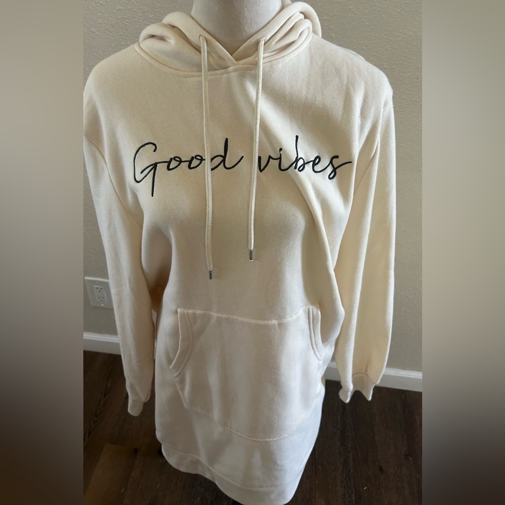 Cali 1850 women’s Cream Hoodie with 'Good Vibes' Print size XL NWT